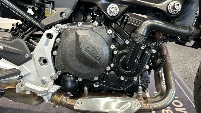 BMW F900 R